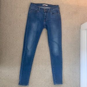 Levi Jeans 710 Super Skinny Size 28